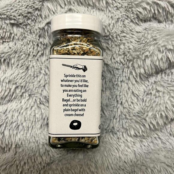Trader Joe's Everything but The Bagel Sesame Seasoning Blend 2.3 oz EXP 8/5/27 - Picture 2 of 4